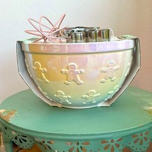 The Bakeshop IRIDESCENT GINGERBREAD Man Mixing Bowl & Utensil 4 PC Set Holiday